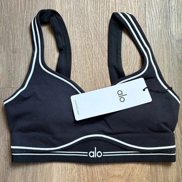 SOLD SOLD !!!Alo Yoga Airbrush Heart Throb Bra Black/White Sz XS NWT - Picture 1 of 4